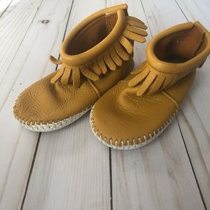 Toddler Minnetonka Moccasins Size 5